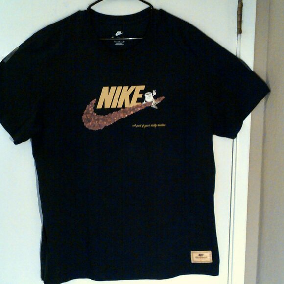 NIKE SPORTSWEAR "Coffee Cup Man Tee" MEN'S BLACK BROWN T-SHIRT XL DX1075-010 - Picture 1 of 9